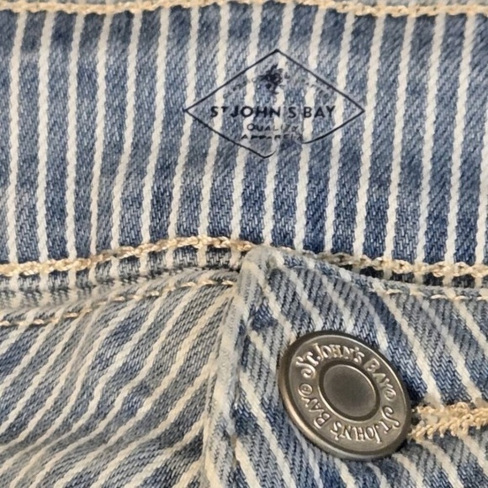 St Johns Bay Striped Cropped Jeans Size 10 Blue White Denim Casual Capri - Picture 7 of 12